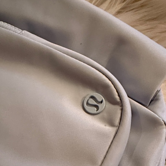 Lululemon Athletica starch blue Everywhere Backpack 22L - Picture 5 of 6